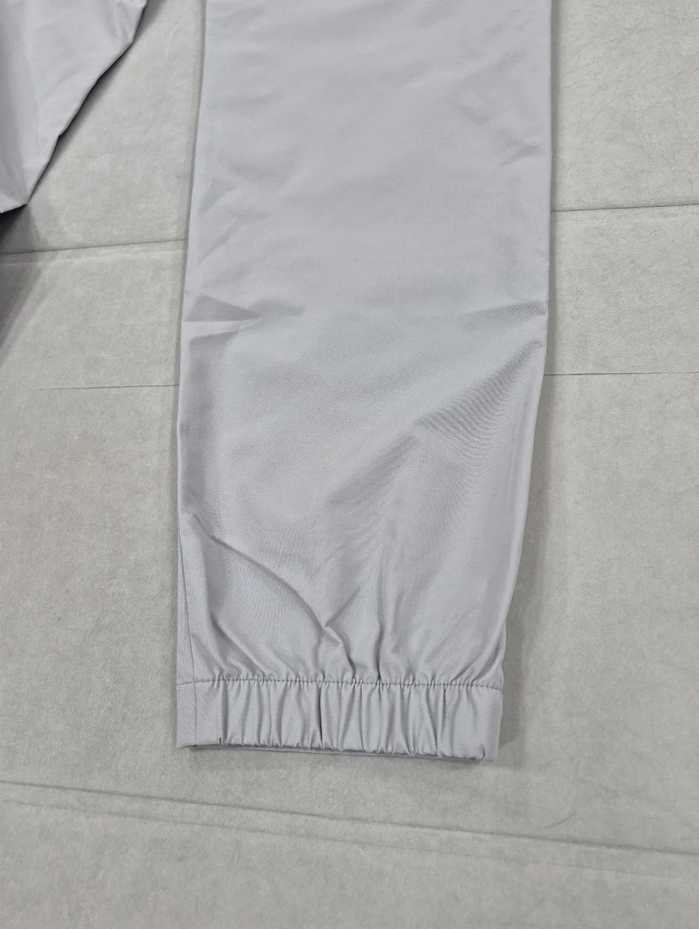 Banana Republic Motion Tech Hybrid Pant men's 34 Quarry gray stretch polyester - Picture 3 of 13